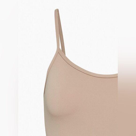 TnAction TnaBUTTER™ | Rhythm Lella
Scoop-neck jumpsuit - Picture 3 of 6